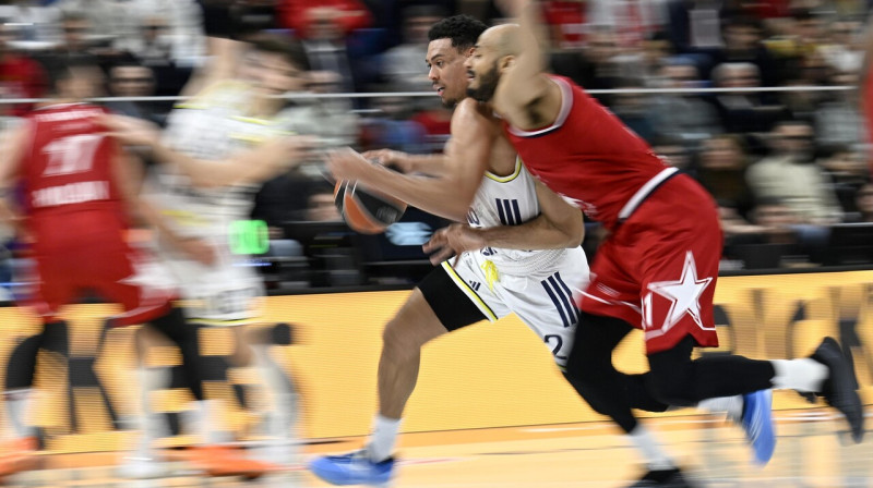 Mirklis no Milānas "Olimpia" un Stambulas "Fenerbahçe" cīņas. Foto: Daniel dal Zennaro/EPA/Scanpix