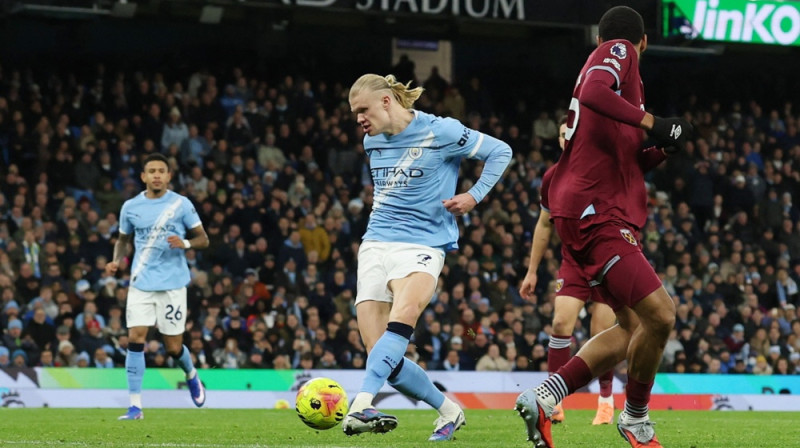 Ērlings Holanns gūst vārtus. Foto: Reuters/Scanpix