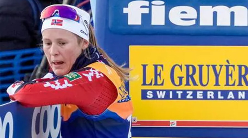 Karolīna Simpsone-Larsena pēc uzvaras "Tour de ski" pēdējā posmā. Foto: Terje Pedersen / NTB