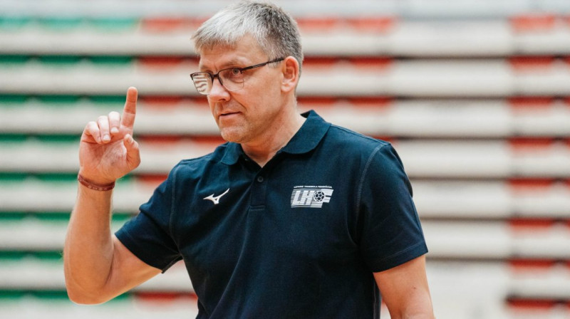 Izlases galvenais treneris Margots Valkovskis. Foto: LHF