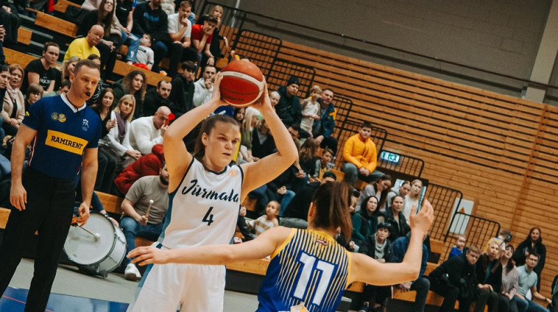 Aleksa Purmale un Annija Zvirgzdiņa. Foto: LBS