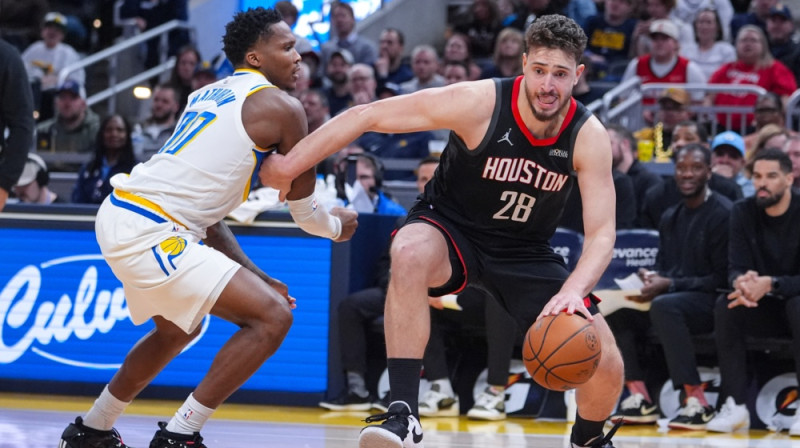 Alperens Šenguns pret Benediktu Maturinu. Foto: AP/Scanpix