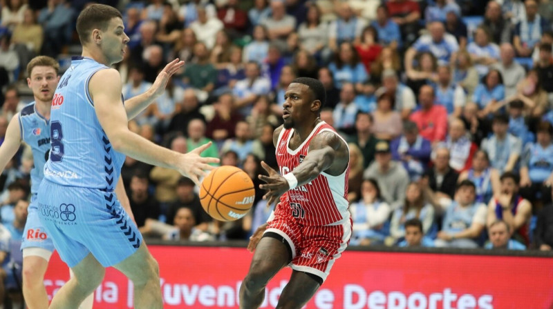 Mursijas komandas aizsargs Dilans Eniss. Foto: UCAM Murcia CB