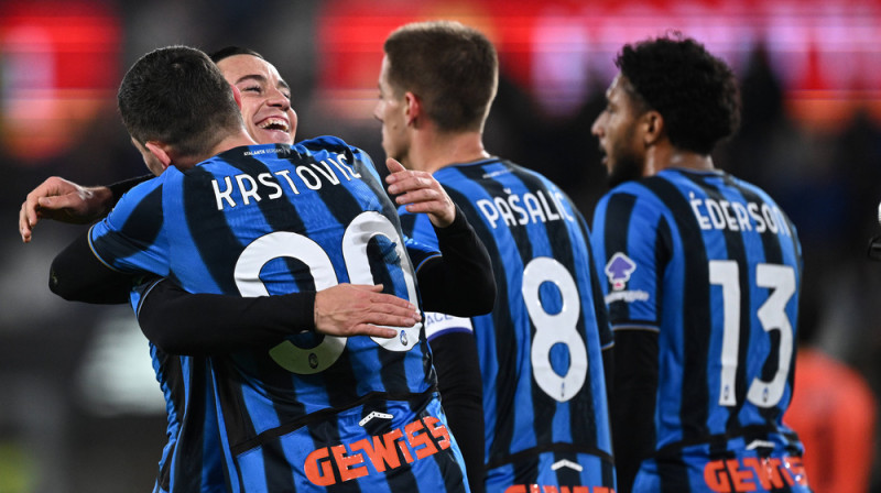 Nikola Krstovičs ar komandas biedriem svin vārtu guvumu. Foto: Matteo Gribaudi/Image/Scanpix