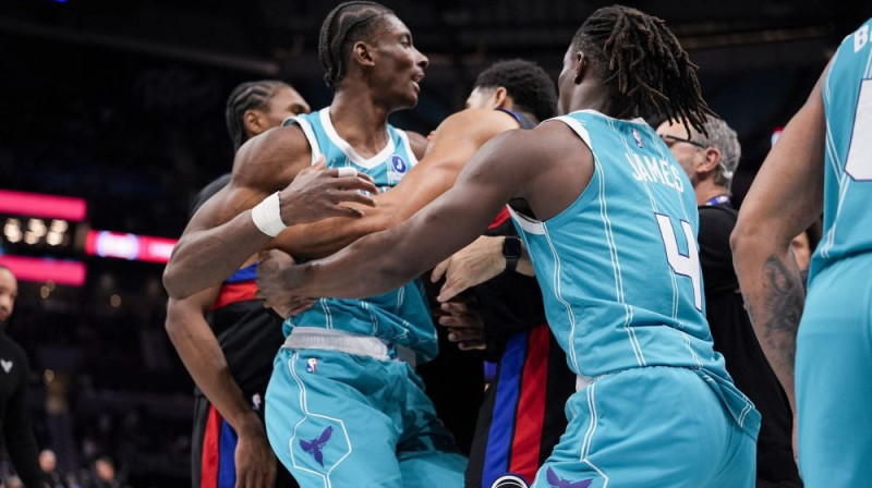 Asumi "Pistons" - "Hornets" mačā Foto: RC/Scanpix