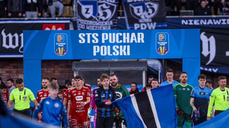 Trešās līgas Bidgoščas "Zawisza" un otrās līgas Hojņices "Chojniczanka" uznāciens Polijas kausa ceturtdaļfinālā. 
Foto: Polski Związek Piłki Nożnej (PZPN)