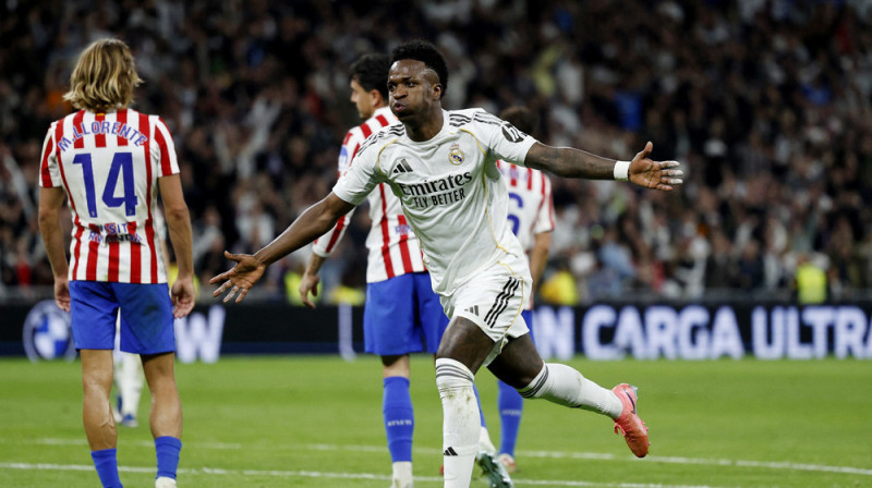 Vinisiuss svin otro vārtu guvumu Madrides derbijā pret "Atletico". Foto: REUTERS/Jon Nazca/Scanpix