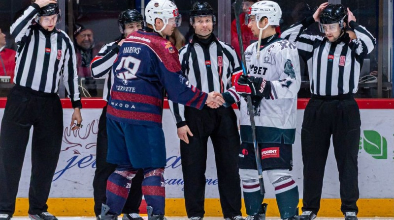 Rihards Marenis (pa kreisi) Foto: Zemgale/LBTU