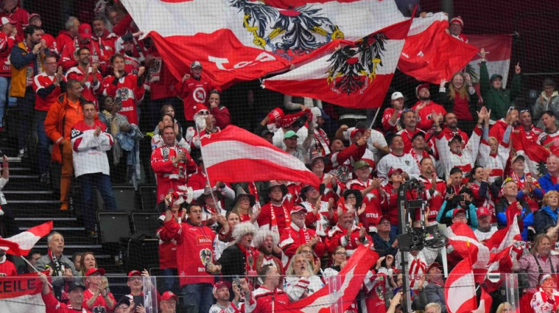 Austrijas hokeja fani Foto: LHF