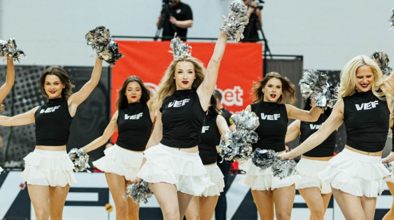 VEF karsējmeitenes. Foto: VEF Rīga