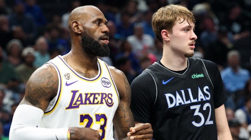 Lebrons Džeimss un Kūpers Flegs. Foto: IMAGN IMAGES via Reuters Connect/Scanpix