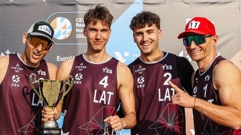 Edgars Točs, Gustavs Auziņš, Kristians Fokerots, Mārtiņš Pļaviņš. Foto: Beachvolleylv