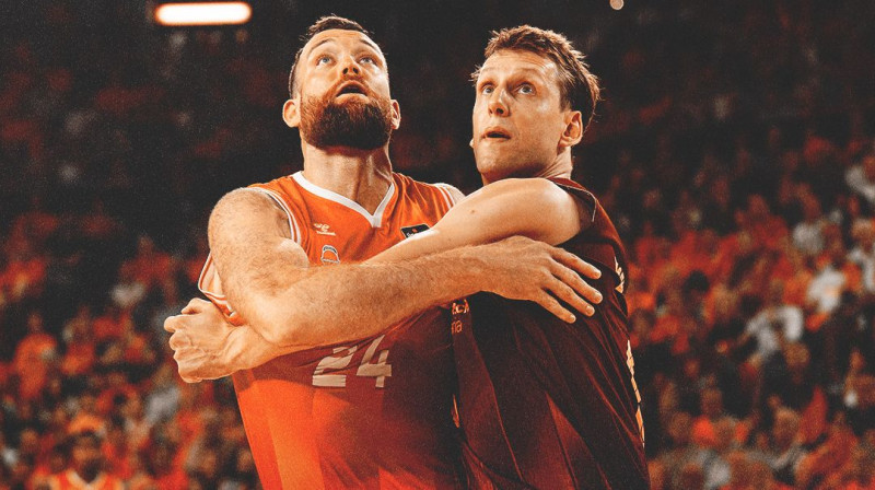 Mets Kostello pret Janu Veseliju. Foto: Valencia Basket Club