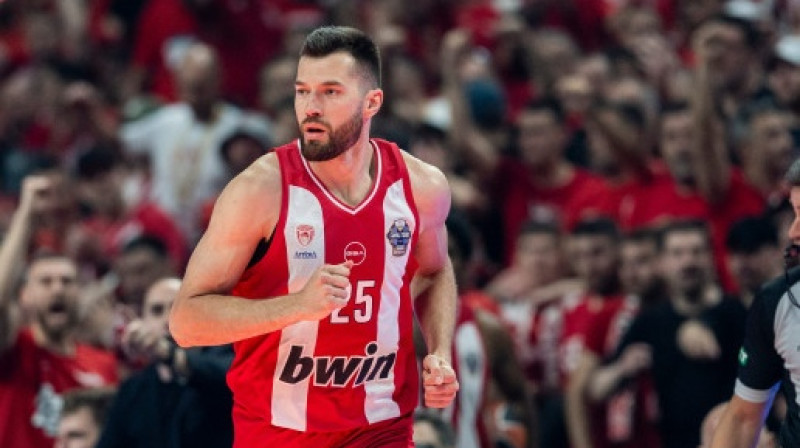 Alekss Pīterss. Foto: Euroleague Basketball
