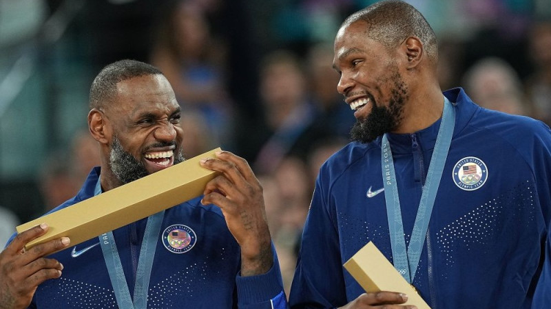 Lebrons Džeimss un Kevins Durents Foto: ZP/Scanpix
