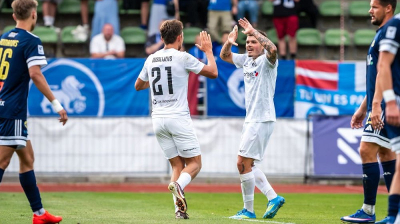 RFS futbolisti pēc gūtajiem vārtiem Foto: Sanita Ieva Sparāne/RFS