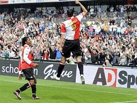 ''Ajax'' un ''Feyenoord'' pazemo pretinieku; ''Alkmaar'' ļoti tuvu titulam