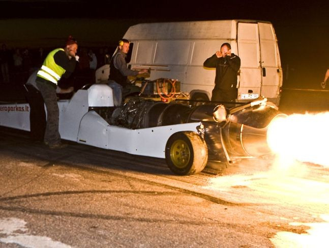 Dragreisa čempionāta  2. posmā –  dragsters ar lidmašīnas dzinēju