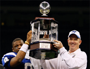 Vidustenesī universitāte uzvar "New Orleans Bowl"
