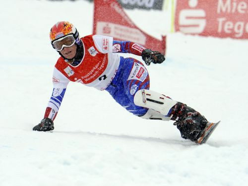 Paralēlajā milzu slalomā zelts Sauerbraijai