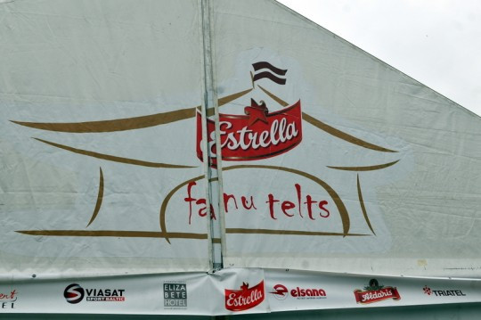 Skaties Pasules čempionātu futbolā Fanu teltī