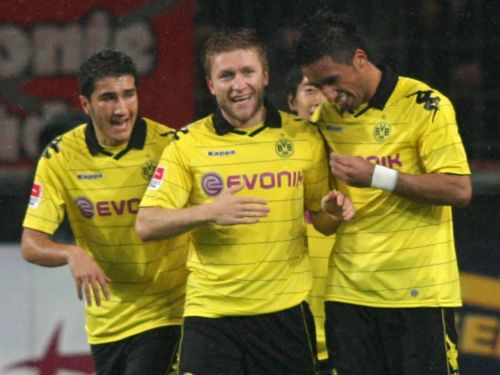 "Borussia" izrauj uzvaru Ķelnē un izvirzās līderpozīcijā