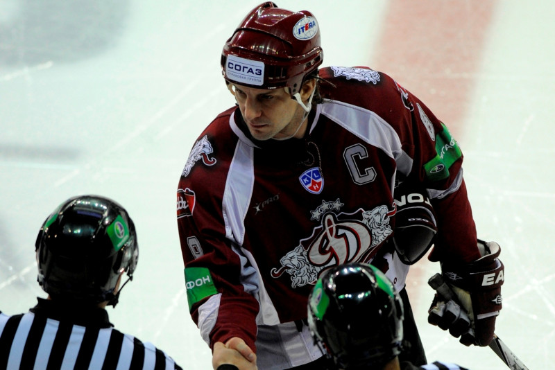 Ozoliņš iebalsots KHL Zvaigžņu spēles pamatpieciniekā
