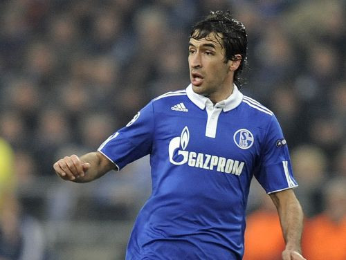 Raula vārti ļauj "Schalke" uzvarēt un pacelties uz otro vietu līgā