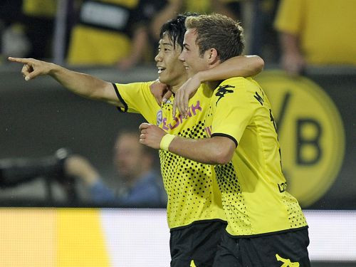 Dortmundes "Borussia" sezonu atklāj ar pārliecinošu uzvaru