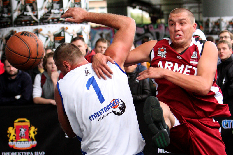 Latvijas ielu basketbola komandas spēlēs "Moscow Open" izslēgšanas turnīrā