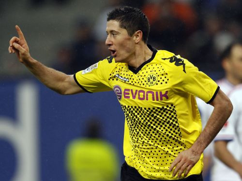 Dortmundes "Borussia" izrauj uzvaru Štutgartē