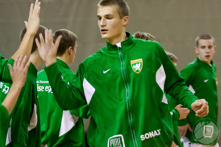 "Valmiera" paraksta līgumu ar jauno basketbolistu Engeru