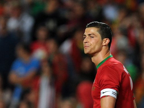 Ronaldu neiesit "pendeli", Pepe iesit savos vārtos - portugāļi zaudē turkiem