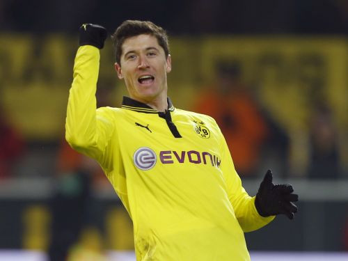 Levandovskis atgriežas ar diviem vārtiem un sekmē Dortmundes uzvaru