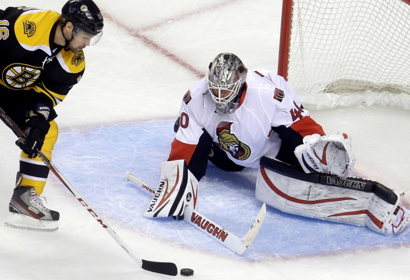 Daugaviņam pirmais punkts "Bruins", "play-off" pret "Maple Leafs"