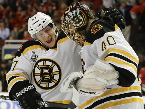 "Bruins" un Daugaviņš papildlaikā uzvar Čikāgā un izlīdzina sēriju