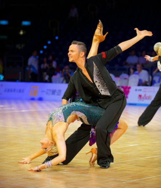 Latvijas sporta deju pāriem ceturtdaļfināls pirmajās pasaules deju sporta spēlēs