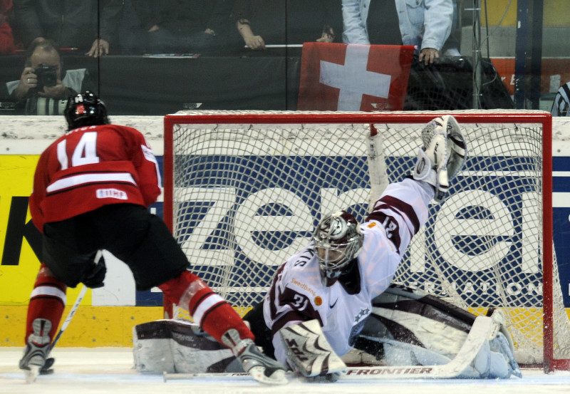 Latvijas hokeja izlase olimpisko turnīru uzsāks ar spēli pret Šveici