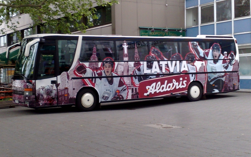 Uzticīgākajiem hokeja faniem bezmaksas autobuss uz Minsku