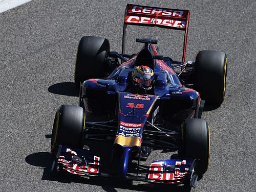 Krīzes skartā "Red Bull" komanda lūdz "Toro Rosso" palīdzību