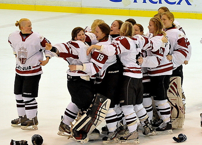Latvijas sieviešu hokeja izlase uzveic Ziemeļkoreju atgriežas 1. divizijā A grupā