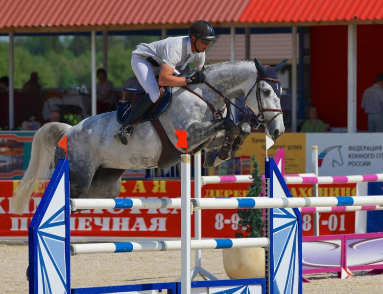 Latvijai dubultuzvara PK posmā jāšanas sportā