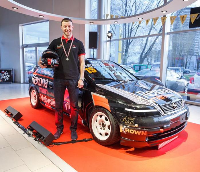 Jānis Vanks prezentē jauno komandu 2015. gada Baltijas autošosejas čempionātam