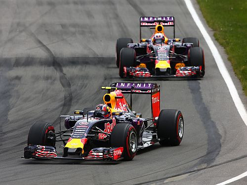 Horners: "Iesaldējot dzinēju attīstību, "Renault" pametīs F1"