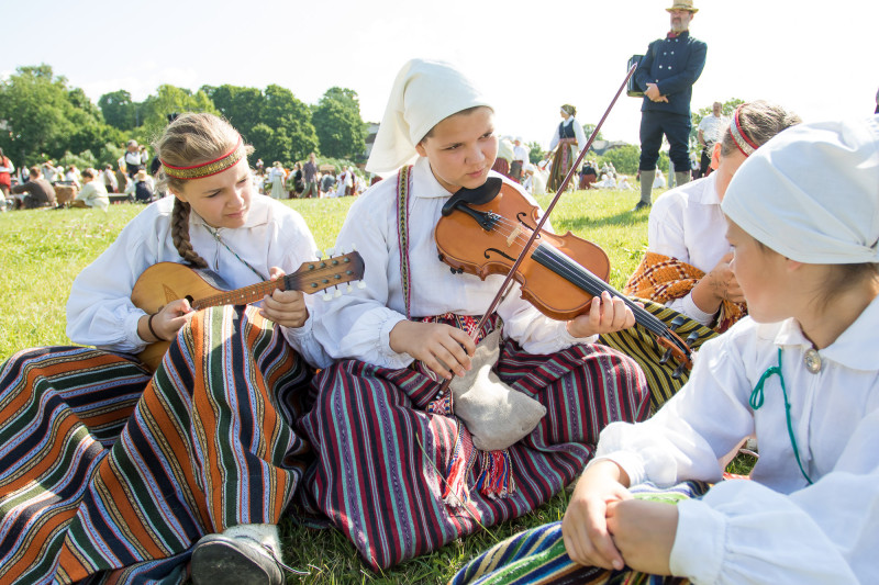 „Jauniešu etno dienas 2015” Raiņa zīmē