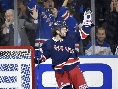 Zukarello un Vīsam karjeras pirmie hat-trick "Rangers" un Monreālas uzvarās