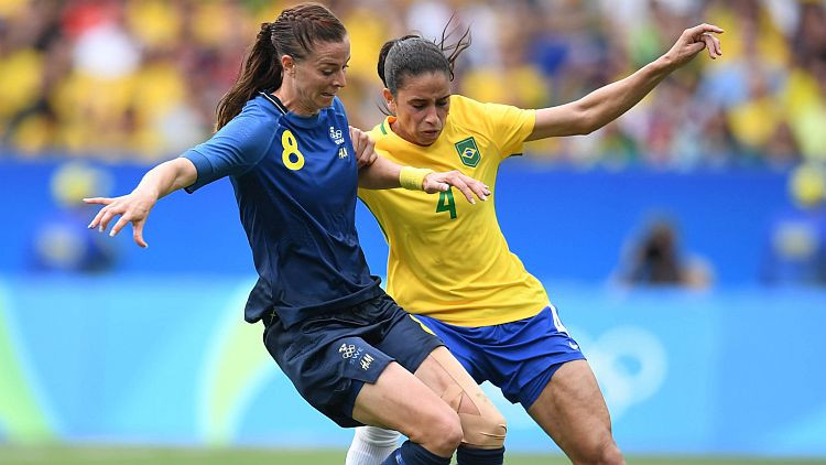Dāmu futbola finālā sensacionālā Zviedrija pret vācietēm