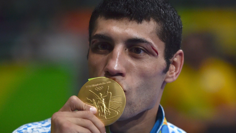 Uzbekistānai divi zelti un septiņas medaļas boksā