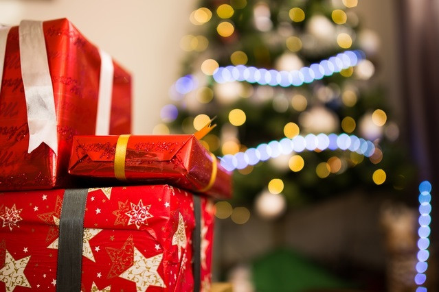 Kā iegādāties ziemassvētku dāvanas un nepārtērēties?