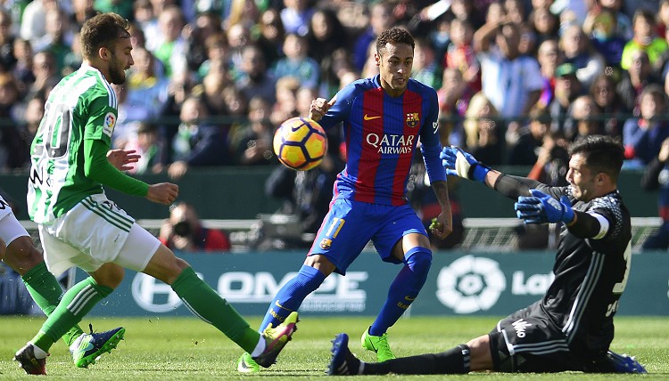 Tiesnešiem traks lēmums, "Barcelona" tik un tā izrauj punktu pret "Real Betis"